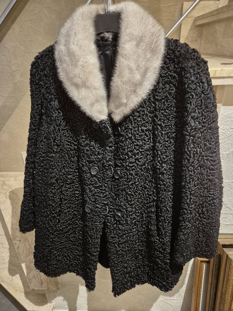 Astrakan jas, Kleding | Dames, Jassen | Winter, Maat 38/40 (M), Zwart, Ophalen of Verzenden, Al'ours Blanc Ostende