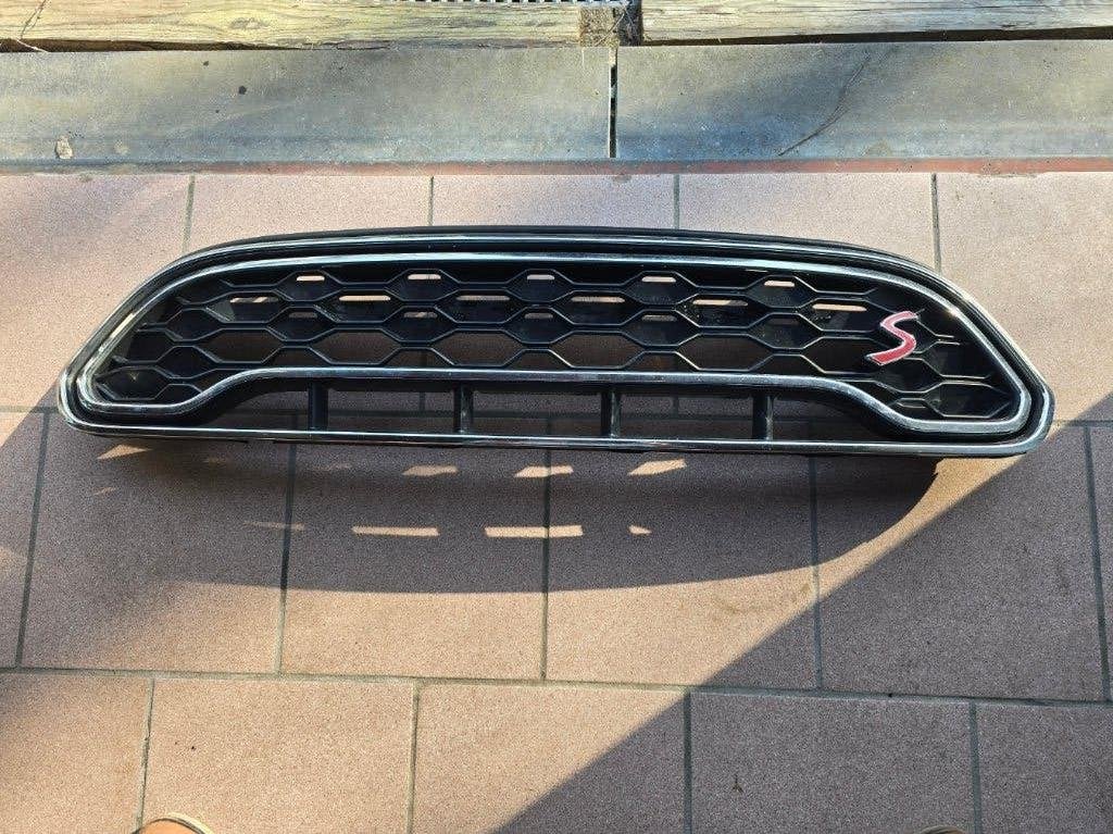 calandre cooper S, Autos : Pièces & Accessoires, Carrosserie & Tôlerie, Enlèvement ou Envoi, Utilisé, Mini, Capot moteur