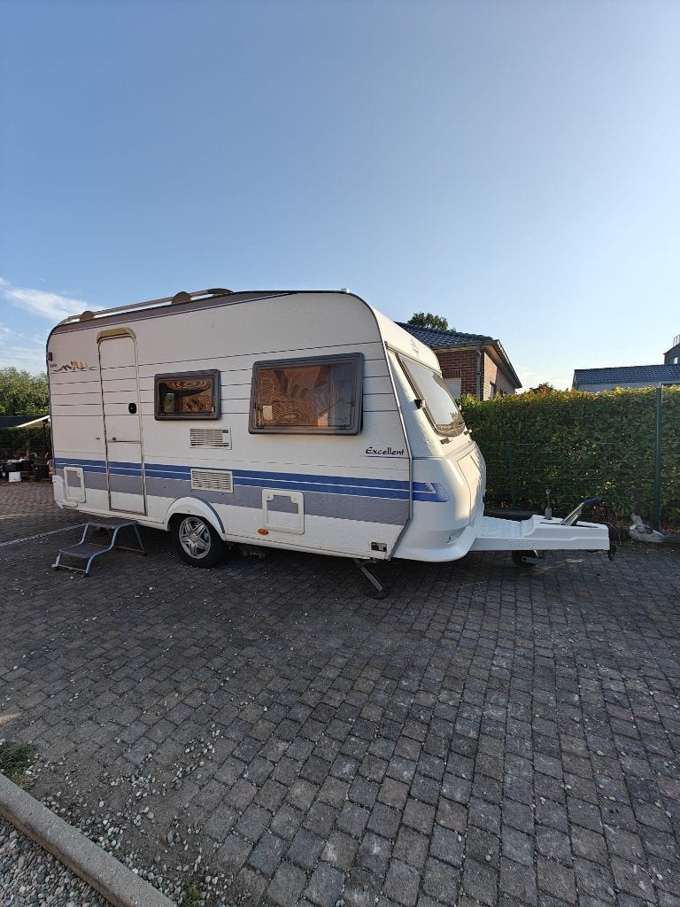 Caravan Hobby, Jusqu'à 4, Réfrigérateur, 4 à 5 mètres, Hobby