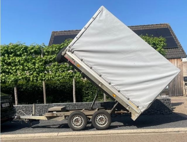 Aanhangwagen Saris, Enlèvement, Utilisé