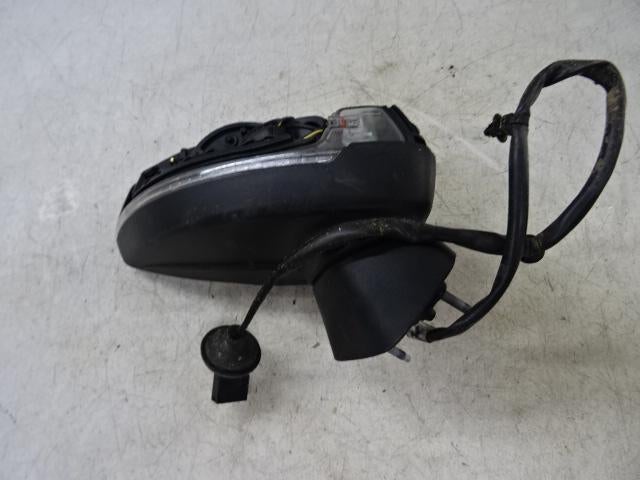 RETROVISEUR EXTERIEUR DROIT Audi A3 Sportback (8VA / 8VF), Mevr. I. Hauben, Audi, Utilisé, Rue de l'Espoir 34 34
4030  GRIVEGNÉE, BE
