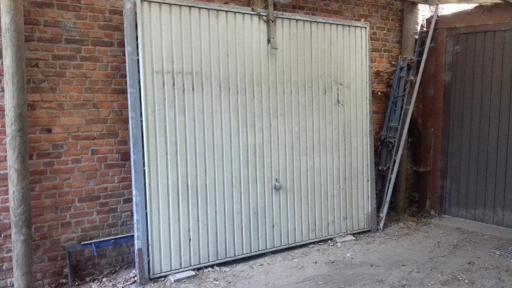 2 metaal garage poorten , wit en blauw, Ophalen, Gebruikt