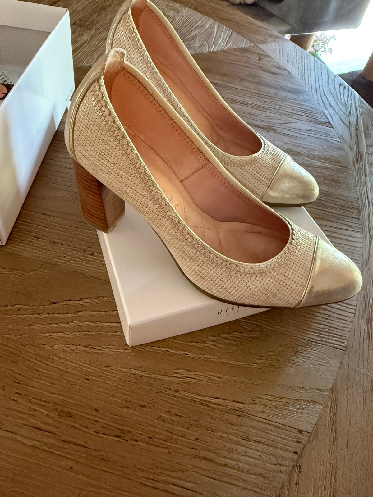 Mooie damesschoen . Eenmaal gedragen nieuwprijs 119€, Enlèvement ou Envoi, Beige, Escarpins, Comme neuf