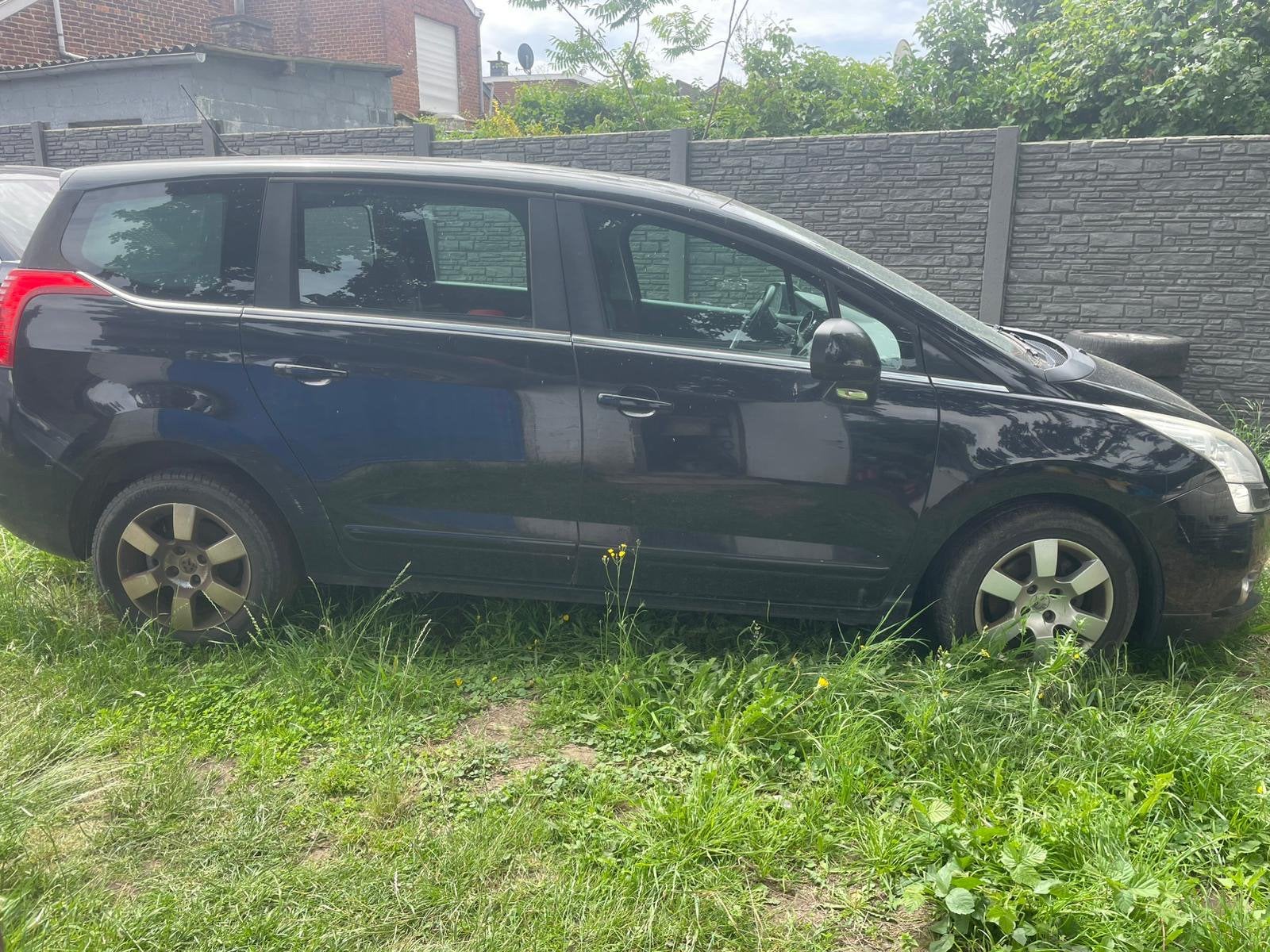 Peugeot 5008, Entreprise, Achat