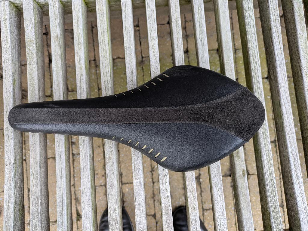 Fizik Arione, a roulé deux fois., Enlèvement, Comme neuf, Hommes