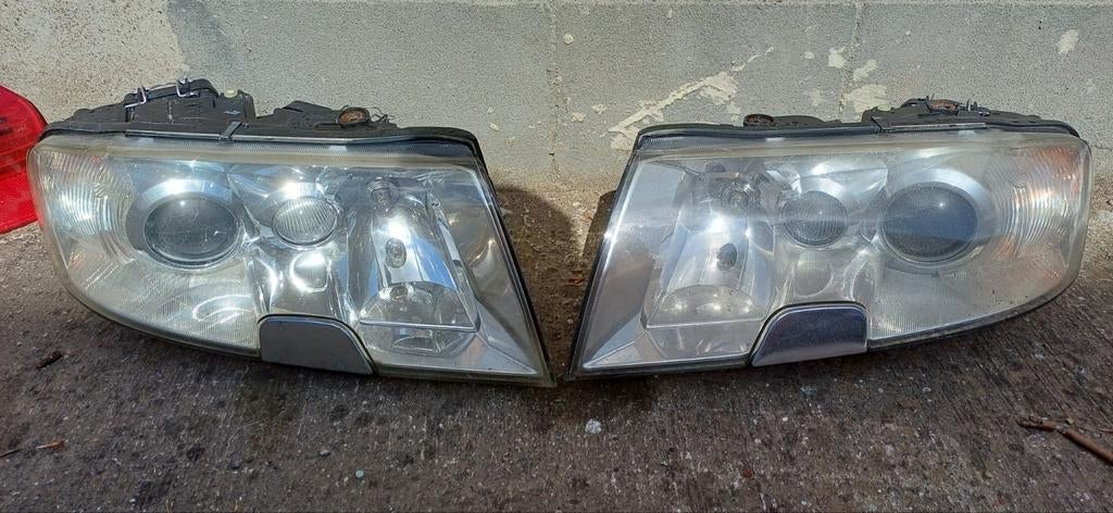 Koplampen Skoda Superb Xenon, Auto-onderdelen, Ophalen of Verzenden, Skoda