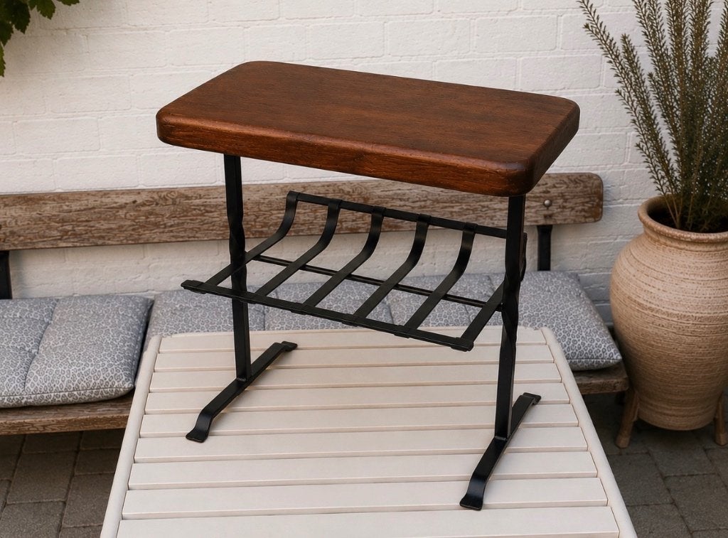 Vintage bijzettafel met magazinehouder, Huis en Inrichting, Ophalen of Verzenden, Zo goed als nieuw, 25 tot 50 cm, 50 tot 100 cm