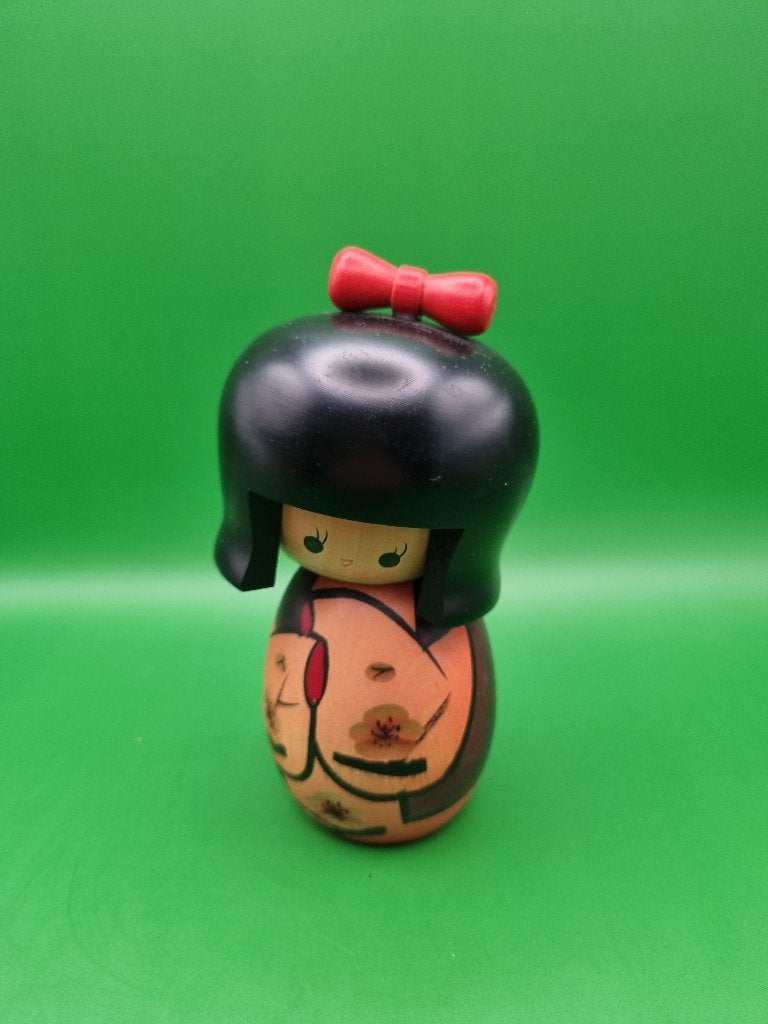 Satsuki Kokeshi de Miyashita Hajime (1981), Enlèvement ou Envoi, Bois, 14 cm, Poupée