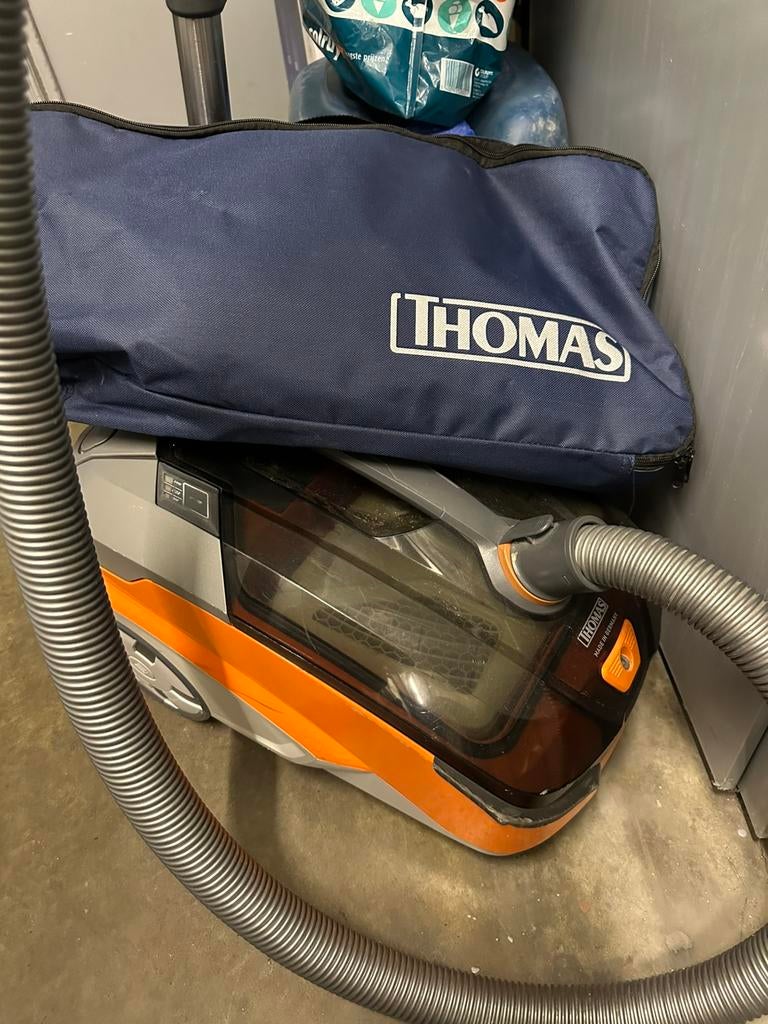 Aspirateur Thomas aqua made in Germany, Electroménager, Aspirateurs, 1600 à 2000 watts, Enlèvement ou Envoi, Réservoir, Utilisé