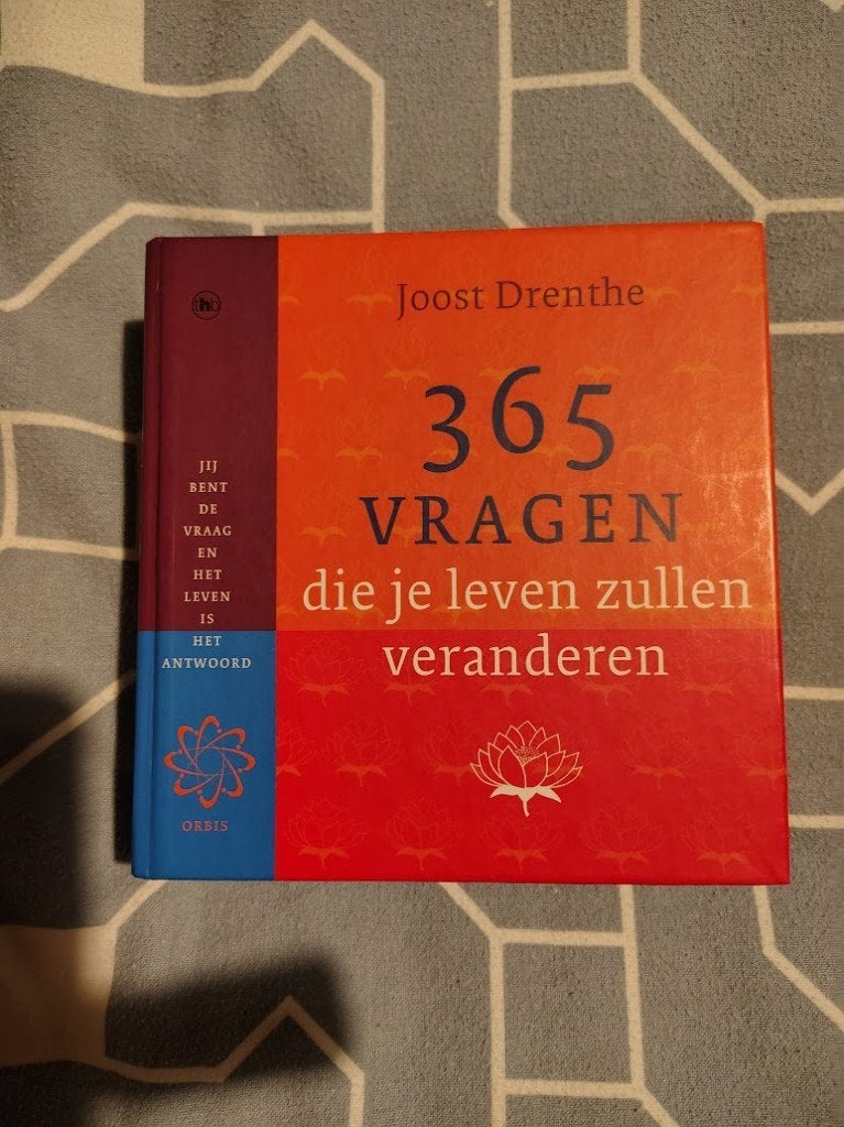 boek: 365 vragen die je leven zullen veranderen, Boeken, Filosofie, Ophalen, Zo goed als nieuw, Joost Drenthe, Praktische filosofie