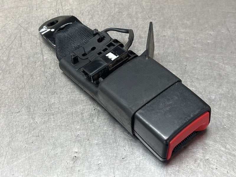 BOUCLE DE CEINTURE ARRIÈRE GAUCHE Avensis Wagon (T27), Utilisé, Toyota
