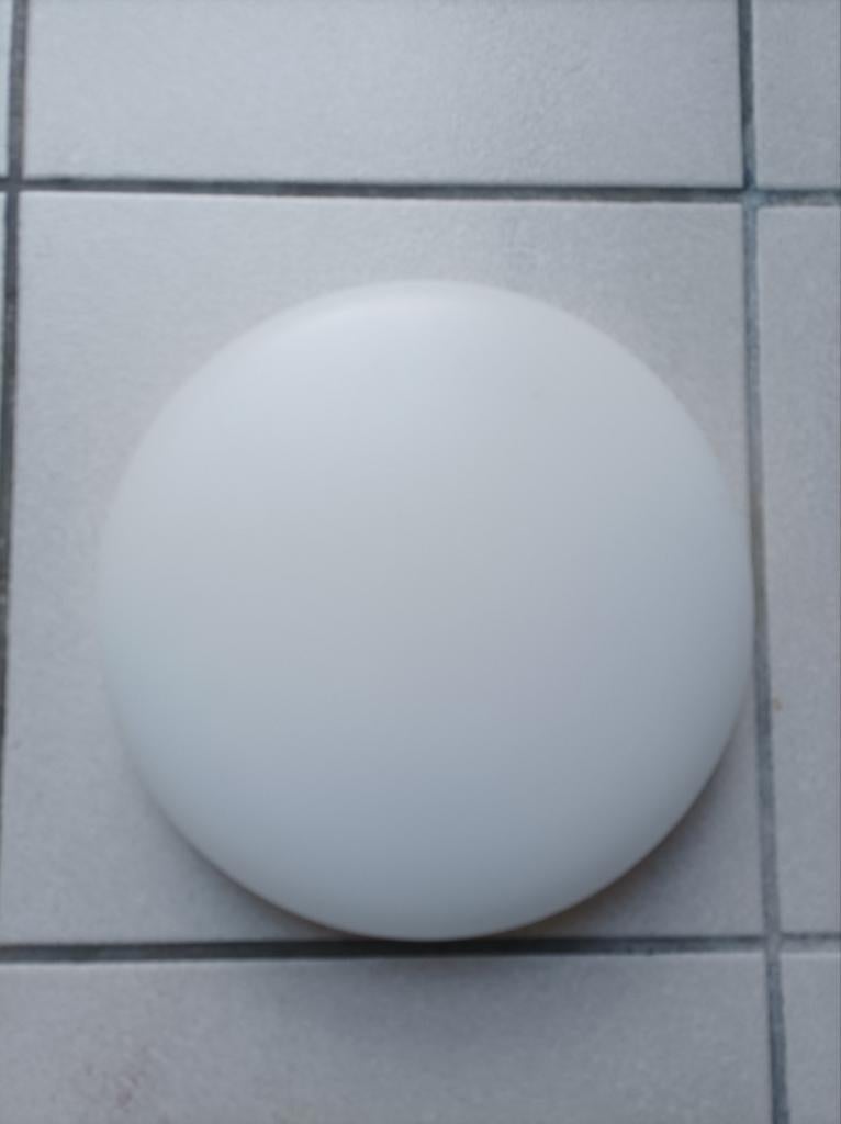 Witte eenvoudige plafonnière, nieuw nooit gebruikt, Ophalen of Verzenden, Kunststof