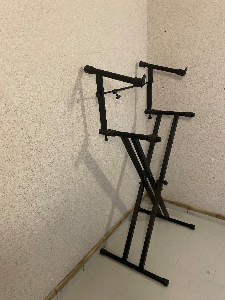Dubble keyboard stand, Ophalen, Zo goed als nieuw