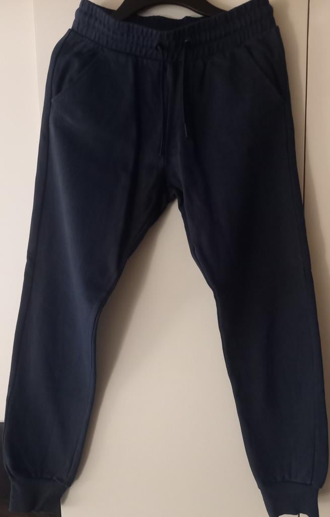 Donkerblauwe sweatbroek maat 146-152, Kinderen en Baby's, Kinderkleding | Maat 146, Broek, Meisje, Ophalen of Verzenden, Zo goed als nieuw