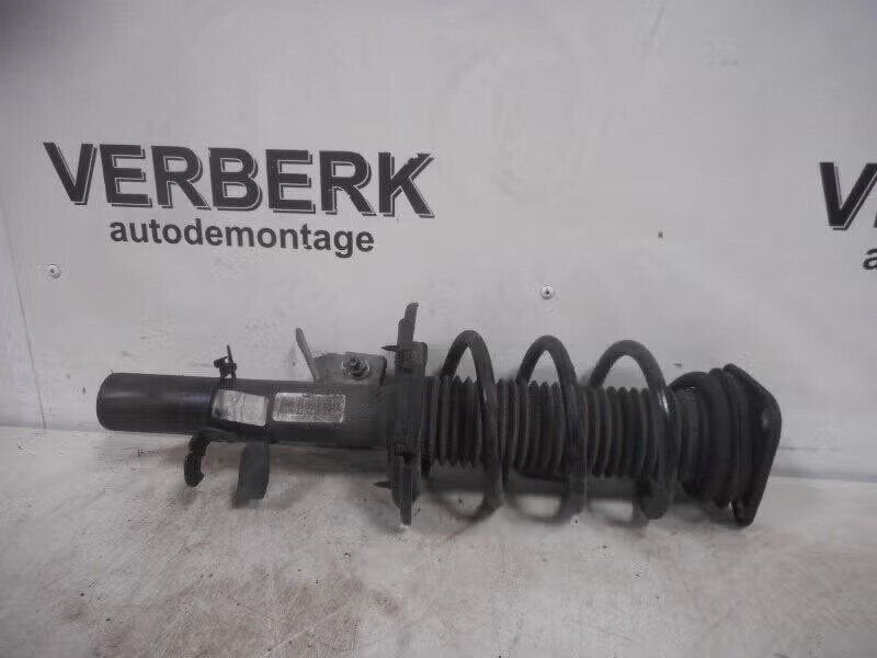 SCHOKBREKER RECHTS VOOR Ford Focus (BV6118045TBE), Enlèvement ou Envoi, Henry-Ford-Straße 1 50735 Köln, DE, Ford-Werke GmbH, Kunden@ford.com