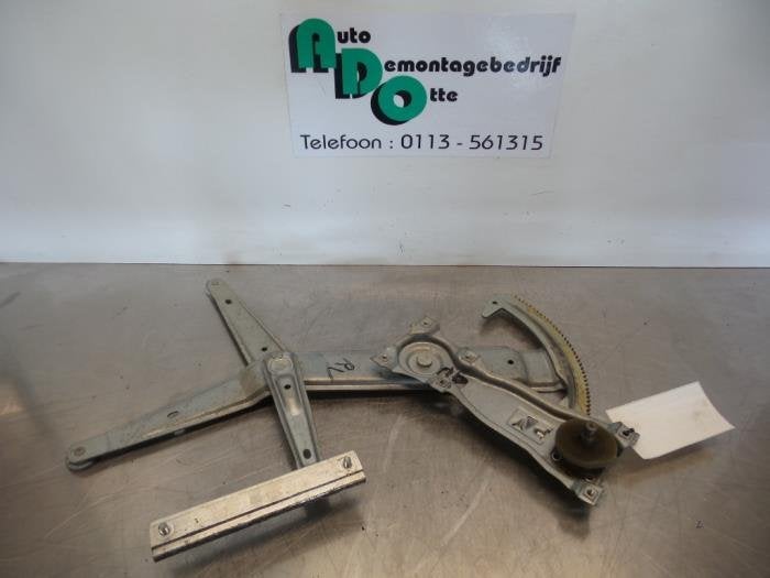 Ruitmechaniek 4Deurs rechts-voor van een BMW 3-Serie (3-Seri, Gebruikt, -, -, Ophalen of Verzenden