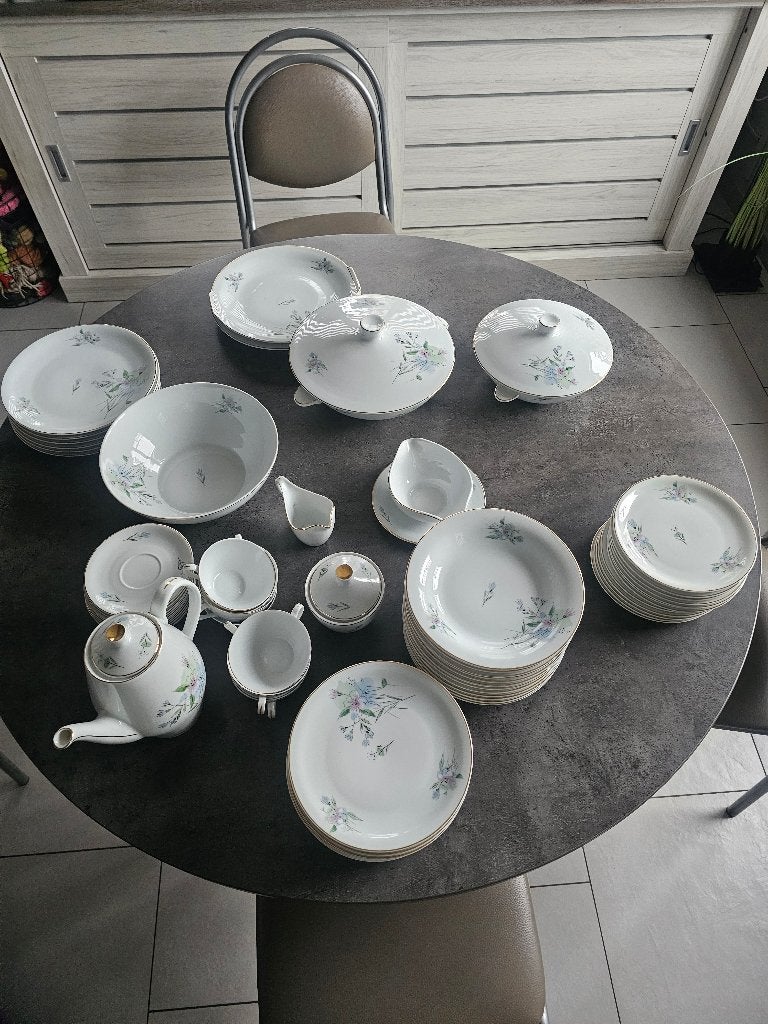 Service de table ancien en porcelaine ( CERABEL Baudour), Enlèvement