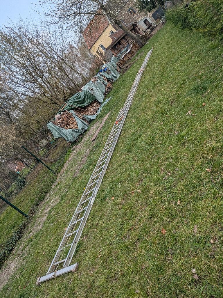 Échelle triple Altrex professionnelle – hauteur 16 m, Pliable ou rétractable/escamotable, Échelle, Enlèvement, Utilisé