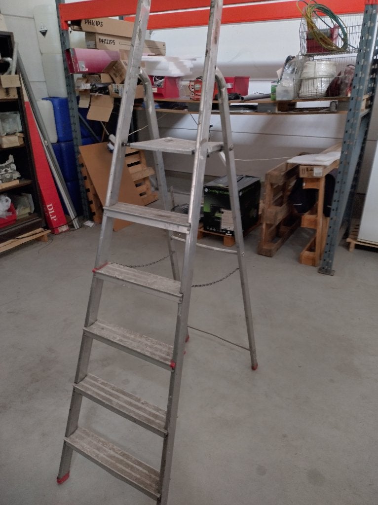 Escabeau en aluminium, Enlèvement, Utilisé, Échelle, Moins de 2 mètres