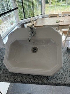 toiletlavabo en handdoekhoudertje, Ophalen, Zo goed als nieuw, Steen, Wastafel