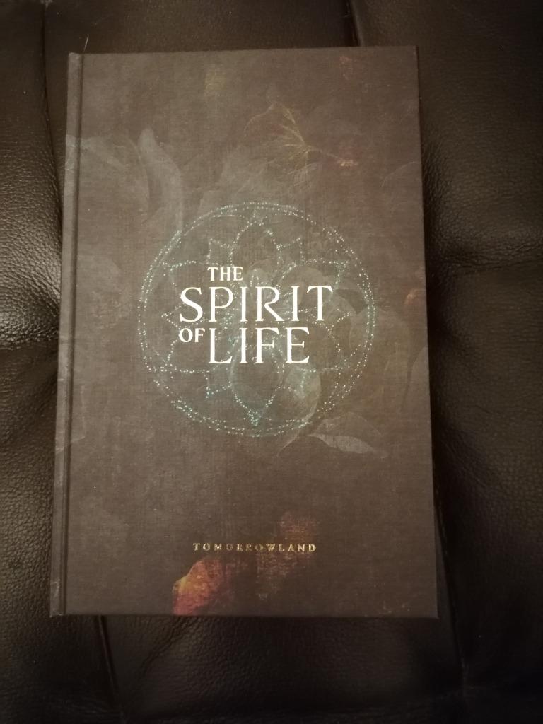 Tomorrowland - The spirit of life - Limited edition, Boeken, Ophalen of Verzenden, Nieuw