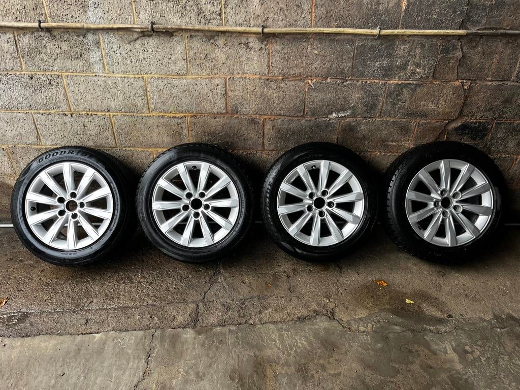 Jantes avec pneus kit hiver audi 205/55/16, Pneus et Jantes, 4 Saisons, 16 pouces, 205 mm
