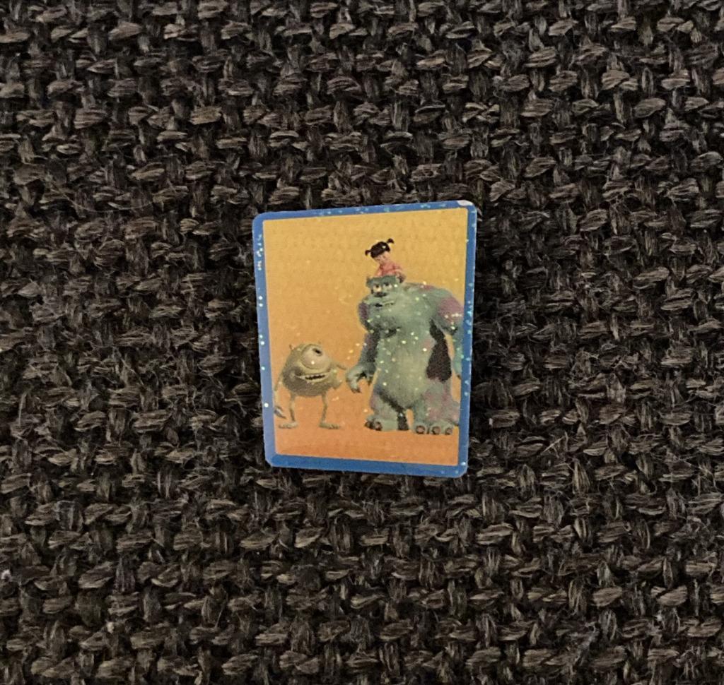 PIN - DISNEY - PIXAR - MONSTERS INC., Verzamelen, Verzenden, Zo goed als nieuw, Figuurtje, Speldje of Pin