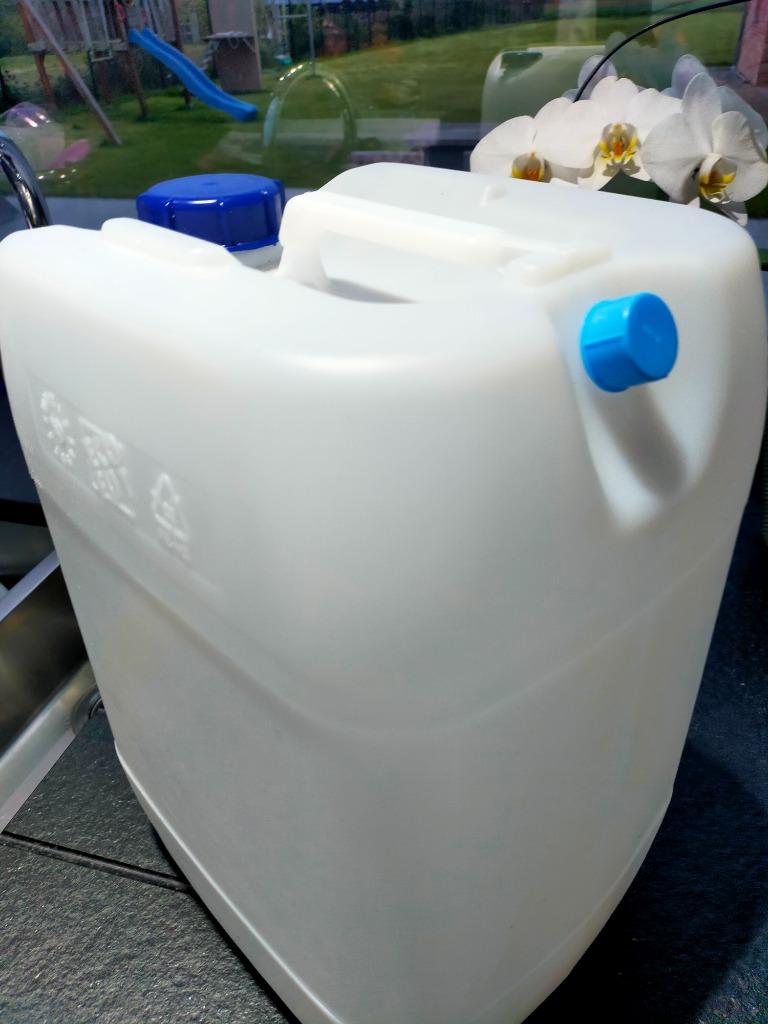 bidons, Tuin en Terras, Regentonnen, Minder dan 75 liter, Ophalen, Zo goed als nieuw, Kunststof