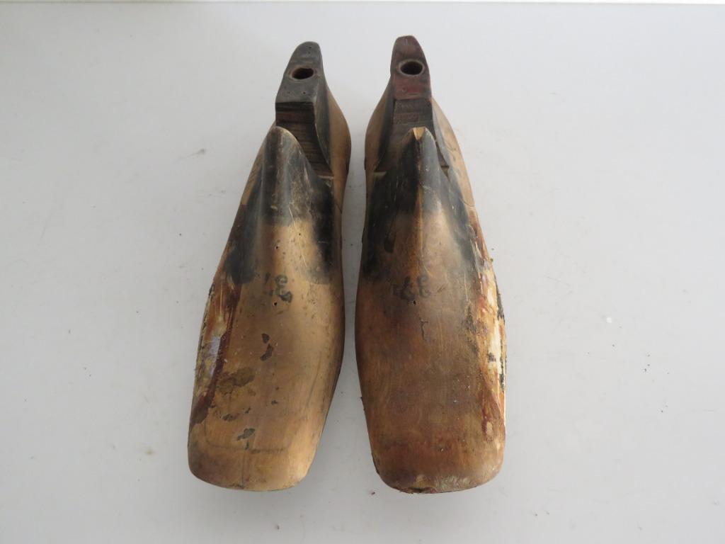 Paire de chaussure ancienne  dure pointure 37, Enlèvement ou Envoi