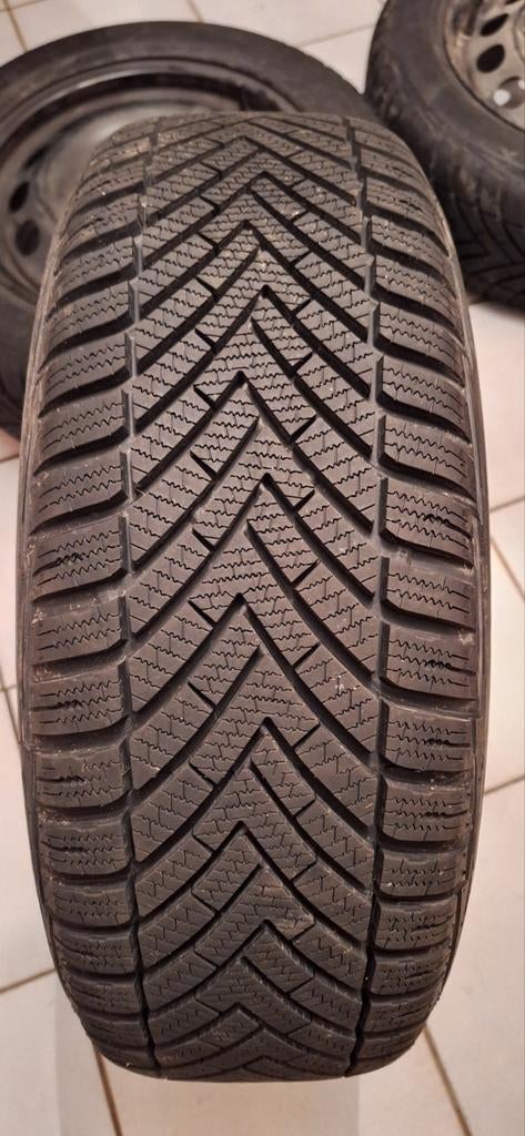 kit hiver 4 nouveaux pneus 205/55 16, Neuf, Pneus hiver, 16 pouces, 205 mm