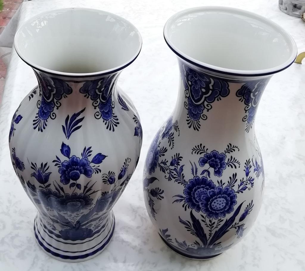 2stuks handvorm verschillend keramiek vazen Dec.bleu holland, Ophalen