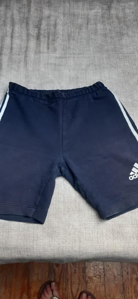 Short adidas, Enlèvement, Utilisé, Vêtements de sport ou Maillots de bain, Adidas