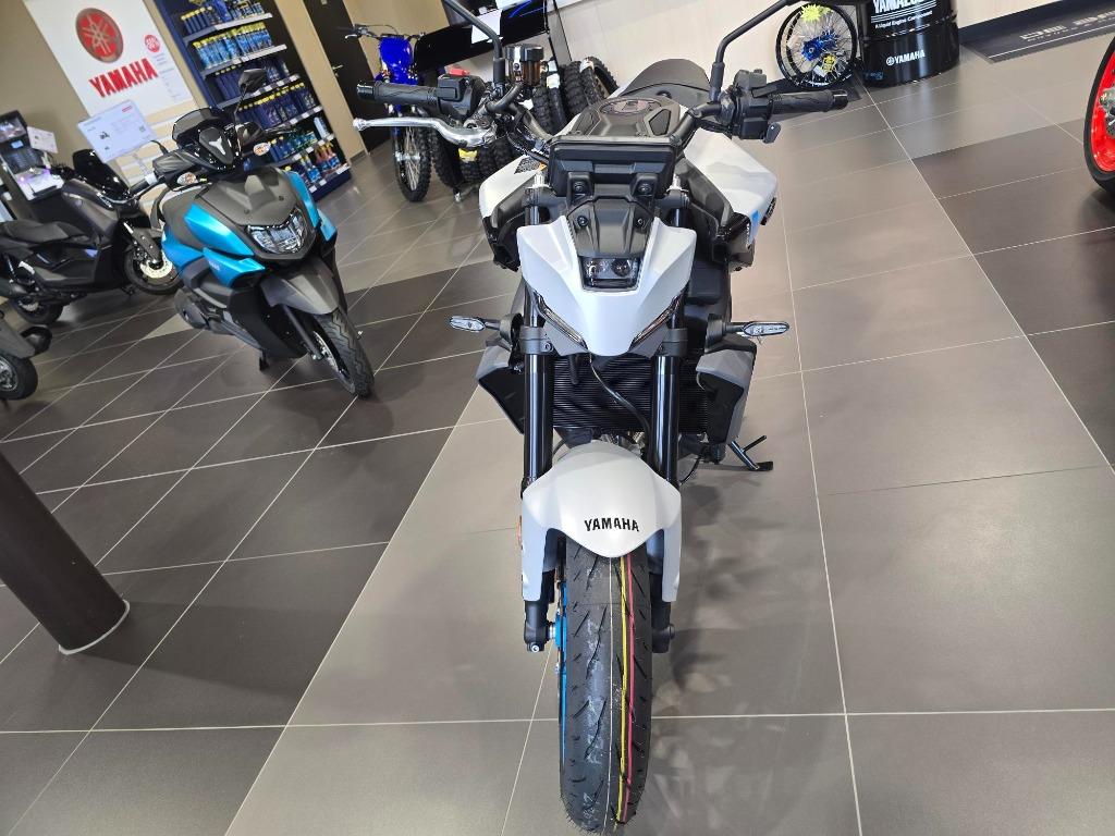 Yamaha MT09 Y-AMT, Motos, Motos | Yamaha, Permis Moto A, Entreprise, Plus de 35 kW, 3 cylindres