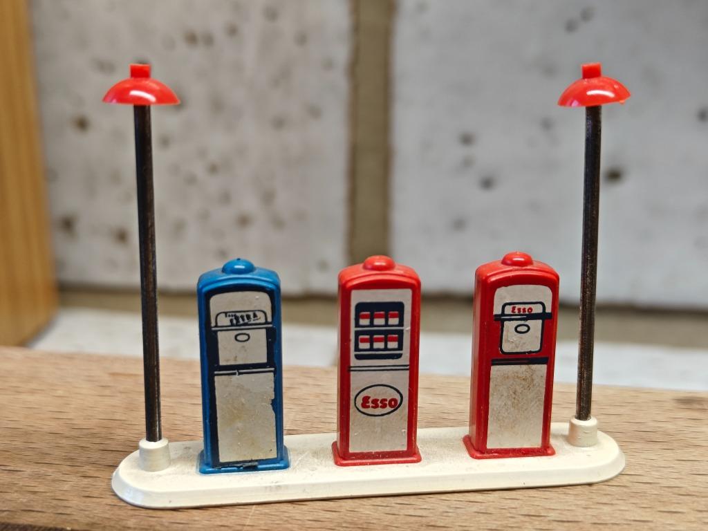 LEGO HO 1/87 ESSO BENZINE POMP, Ophalen of Verzenden, Gebruikt, Lego