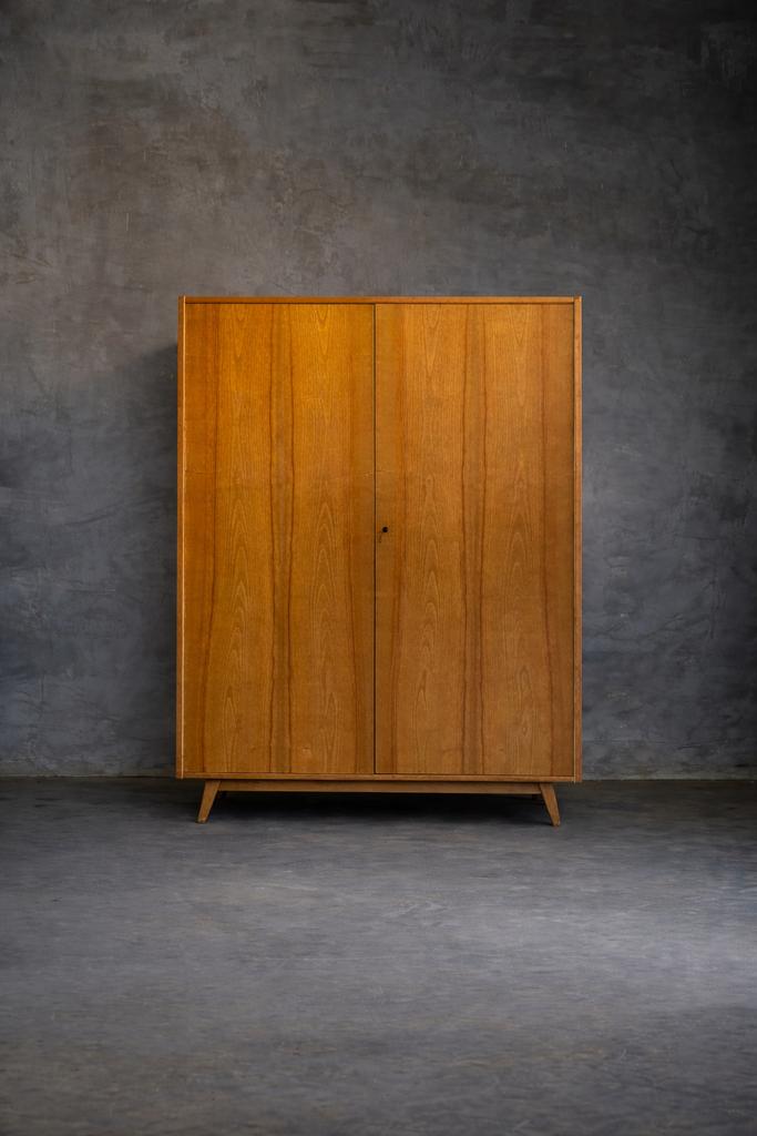 Dressoir Bohumil Landsman, Huis en Inrichting, Kasten | Kleerkasten, Zo goed als nieuw, 150 tot 200 cm, 100 tot 150 cm, 50 tot 75 cm