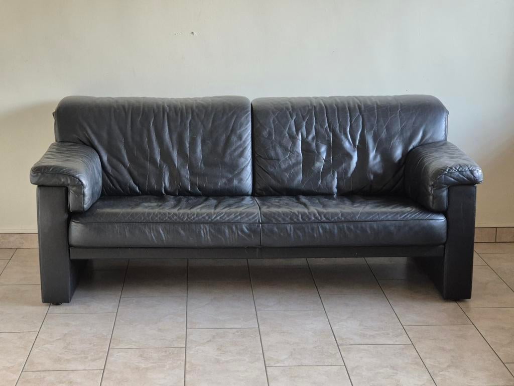 Sofa Jori, Enlèvement
