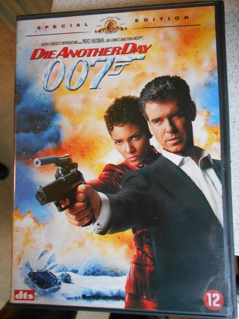 6 DVD's ( 8 films ) allerlei genres  voor € 3, Ophalen, Gebruikt