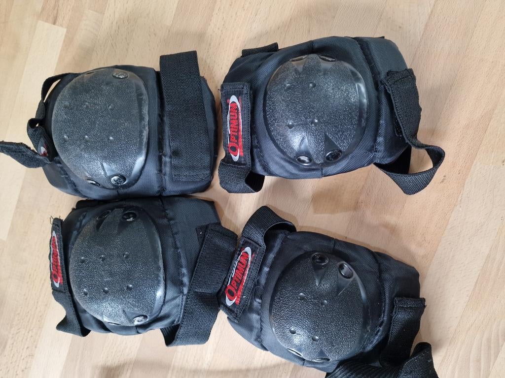 Pols en knie bescherming S, Sport en Fitness, Skeelers, Ophalen of Verzenden, Gebruikt, Bescherming, Overige merken