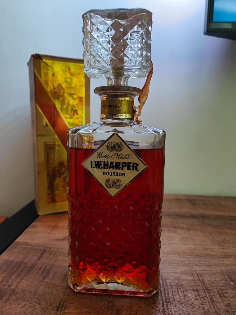 I.W. Harper Gold Medal Decanter 1960 - 86 Proof (43%) Whisky, Verzamelen, Overige gebieden, Overige typen, Nieuw, Ophalen of Verzenden