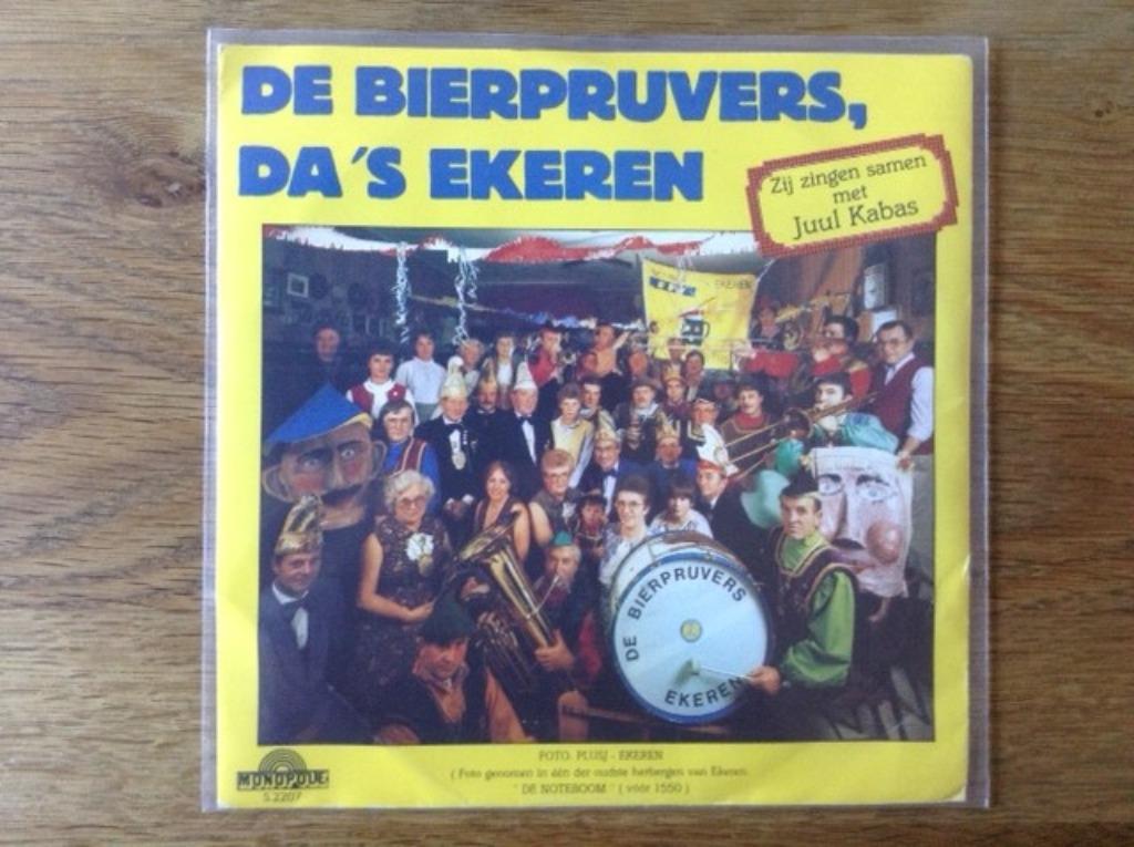 single juul kabas en de bierpruvers, CD & DVD, Vinyles Singles, En néerlandais, Enlèvement ou Envoi