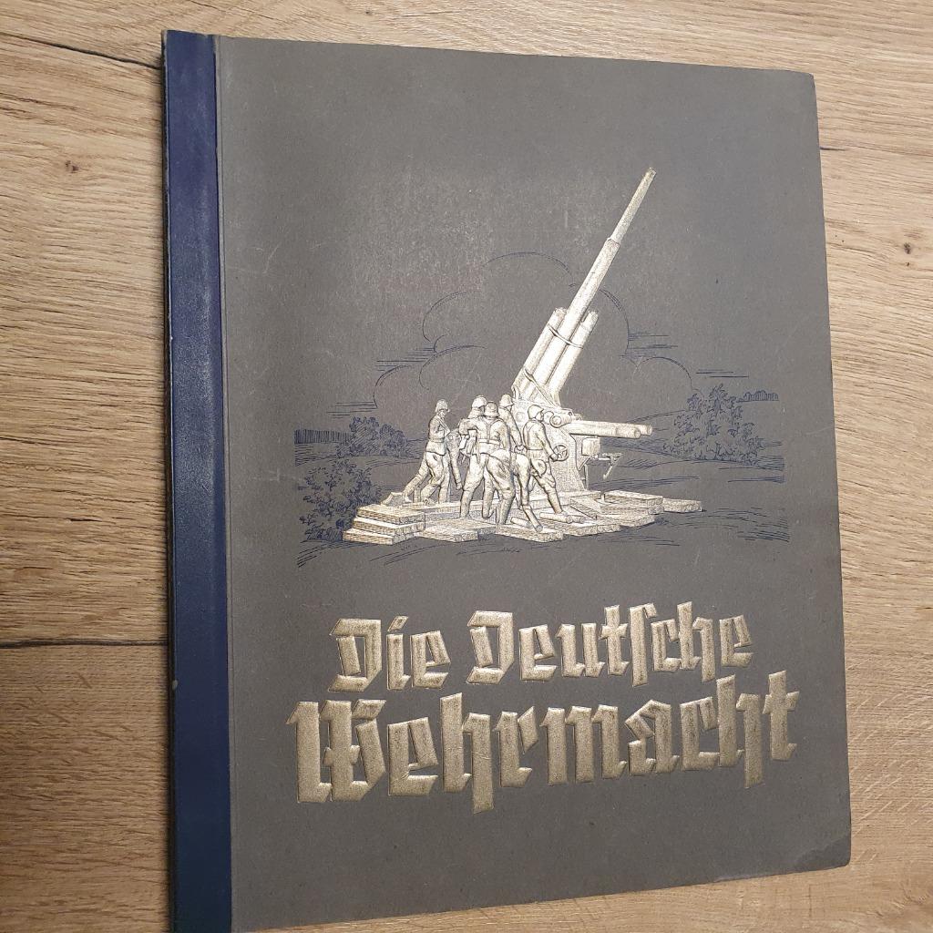 Die Deutsche Wehrmacht  Oorlog Militaria, Tweede Wereldoorlog, Ophalen of Verzenden, Zo goed als nieuw, Algemeen
