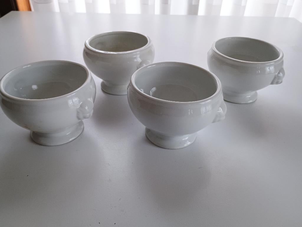 Kom soepkom leeuwenkopje porselein  - 4 stuks 5 €, Enlèvement ou Envoi, Porcelaine