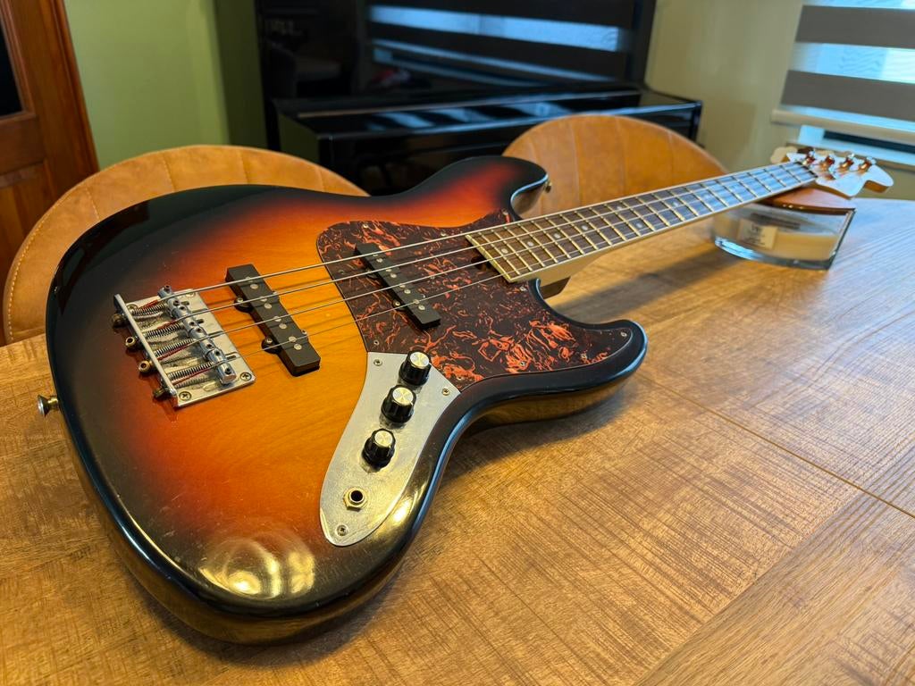 Jazz Bass Sunburst elektrische bas in zeer goede staat, Muziek en Instrumenten, Ophalen, Zo goed als nieuw, Elektrisch