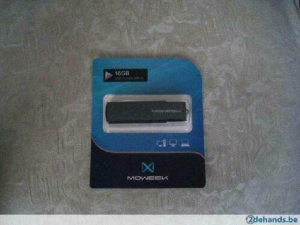 USB flash drive met 2 ingangen / nieuw, Computers en Software, Ophalen of Verzenden, Nieuw, 8 GB