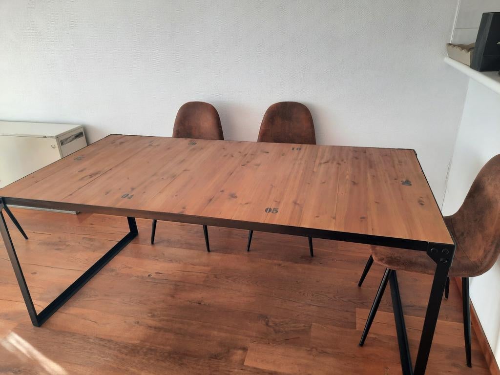 Tafel hout met ijzeren zwart onderstel, Huis en Inrichting, Tafels | Eettafels, Ophalen, Rechthoekig, 150 tot 200 cm, 50 tot 100 cm