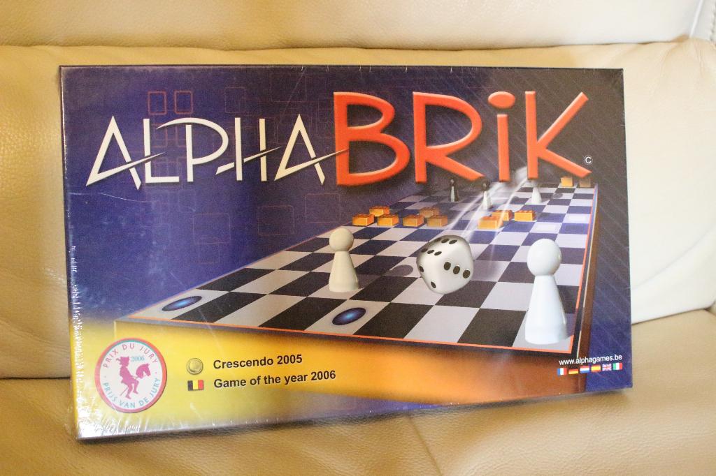 Jeu de société alphabrik 2006, Enlèvement