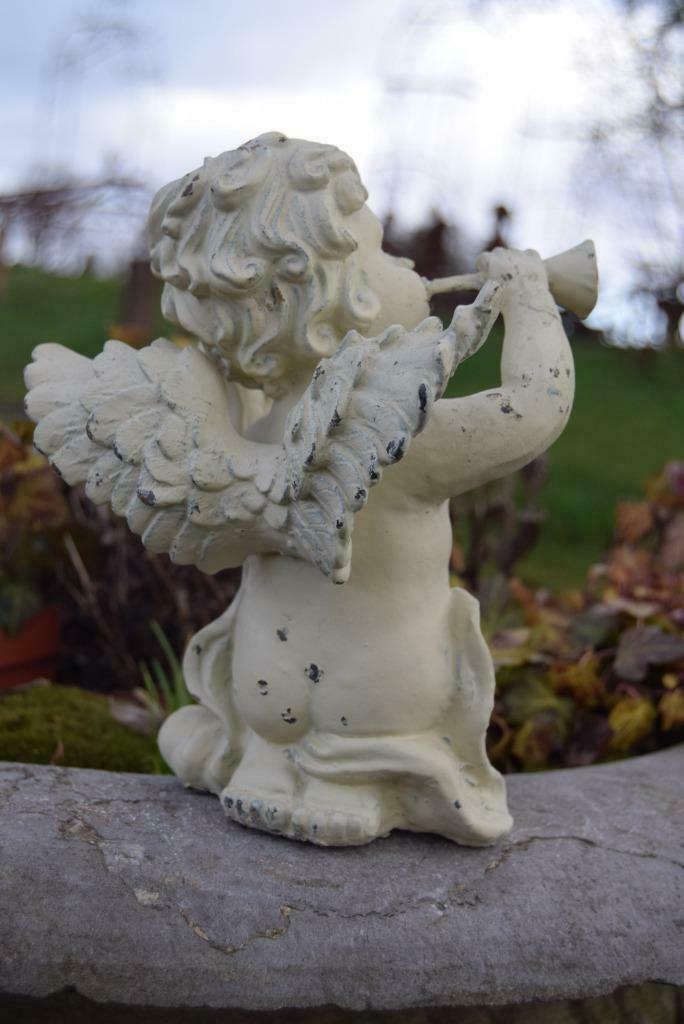 Ange,angelot en fonte jouant de la trompe, Enlèvement ou Envoi, Comme neuf, Métal, Ange