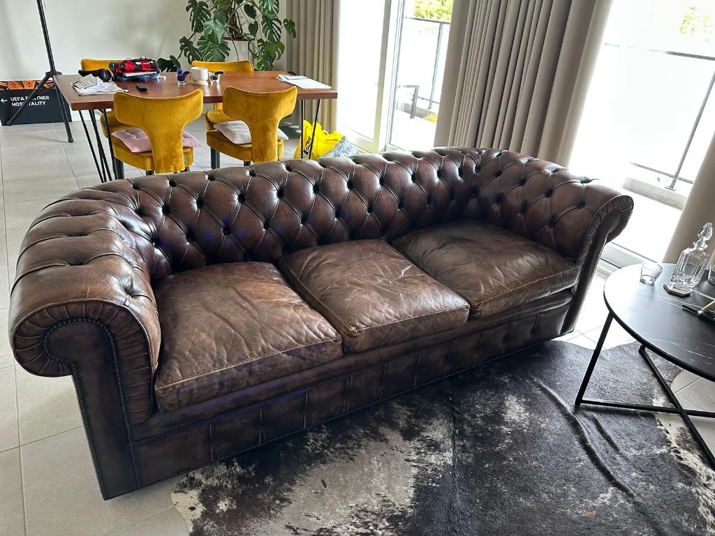 Salon Chesterfield, Huis en Inrichting, Ophalen, Gebruikt, Leer, Authentieke Chesterfield