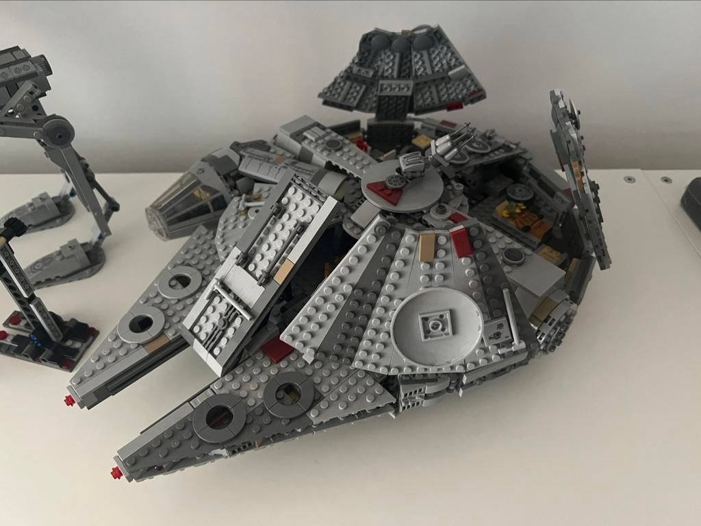 LEGO 75257 Millennium Falcon, Verzamelen, Star Wars, Ophalen, Zo goed als nieuw