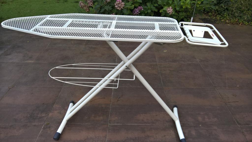 Brede strijktafel, Elektronische apparatuur, Strijkijzers en Strijkplanken, Ophalen, Gebruikt